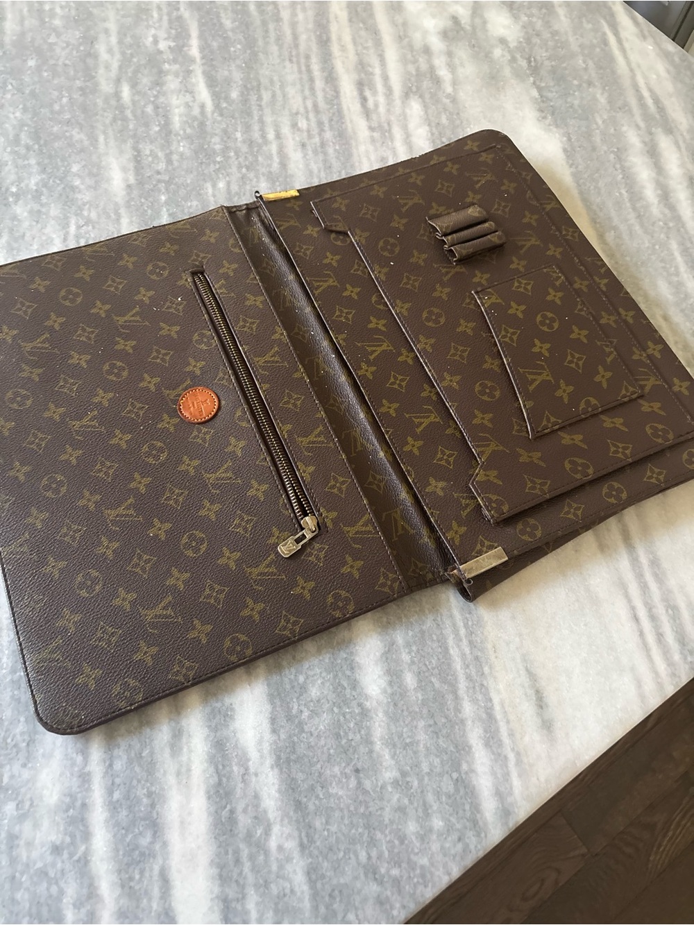Louis Vuitton Brown Monogram Canvas Messenger Pouch with Tan Trim - Picture 4 of 9